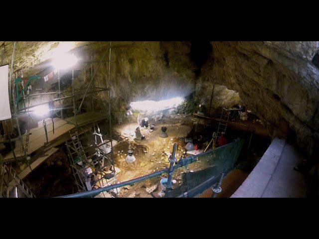 Cuevas-y-Estalactitas-en-la-Sierra-de-Atapuerca-en-Burgos - León Digital