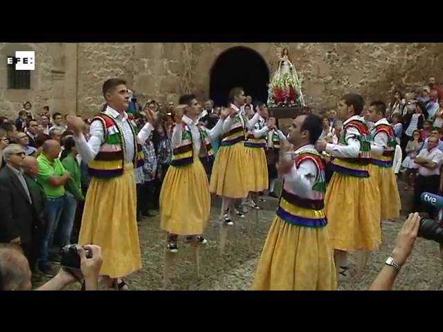 La-Danza-de-los-Zancos-en-Anguiano-La-Rioja-Equilibrio-y-Tradicion - León Digital La Danza de los Zancos en Anguiano La Rioja: Equilibrio y Tradición