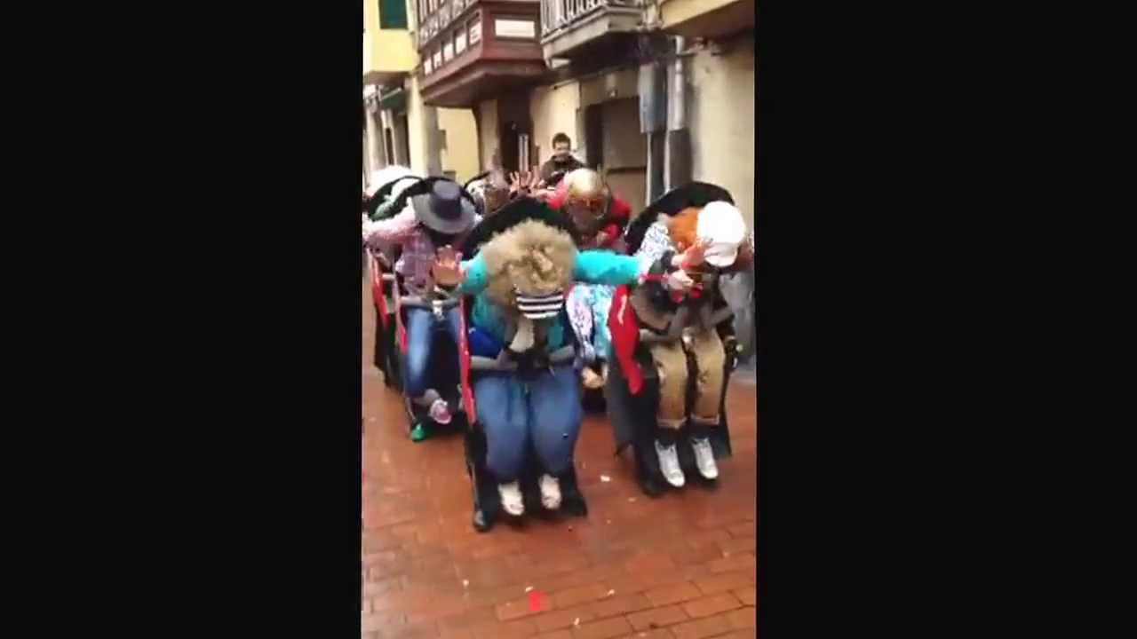 El Carnaval de Torres Vedras: Sátira y Disfraz