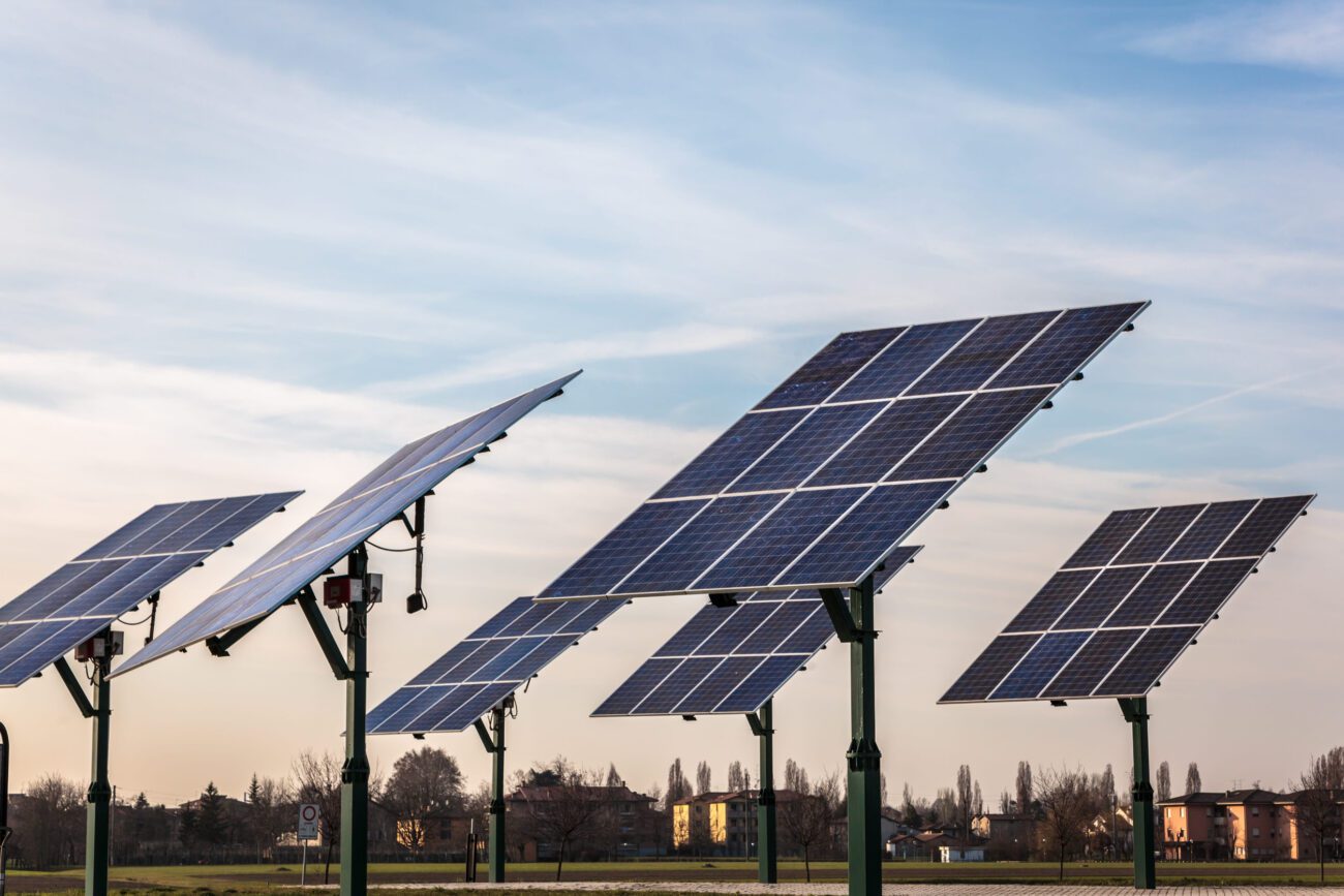 solar panel in the middle of land on sky and building background - León Digital